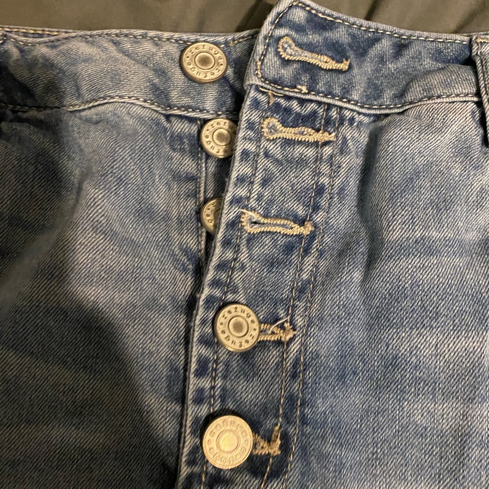 Cut-Off Shorts - Picture 2 of 3